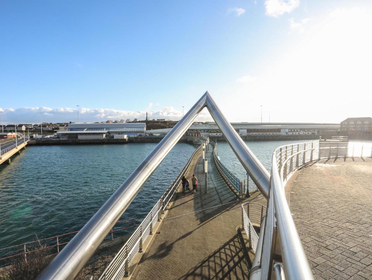 Port Apartment 1 Holyhead Exterior foto